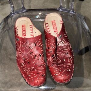 Pikolinos Women's Burgundy Leather Mules